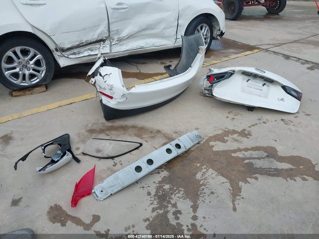 3MYDLBZV2GY129684 Scion p5v
