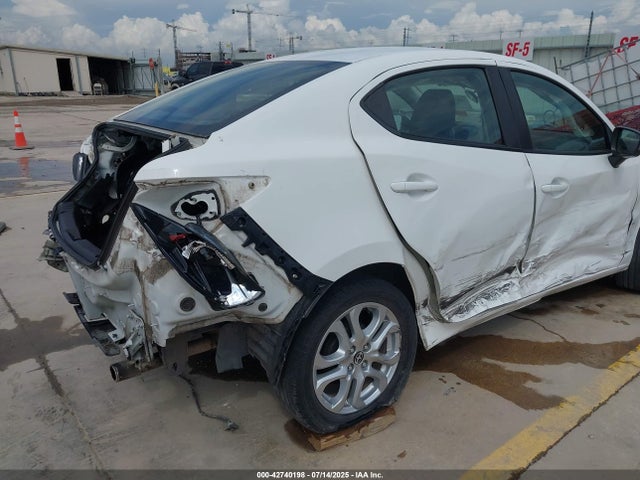 3MYDLBZV2GY129684 Scion p5v