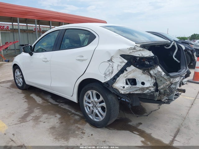 3MYDLBZV2GY129684 Scion p5v