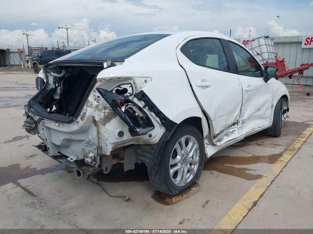 3MYDLBZV2GY129684 Scion p5v