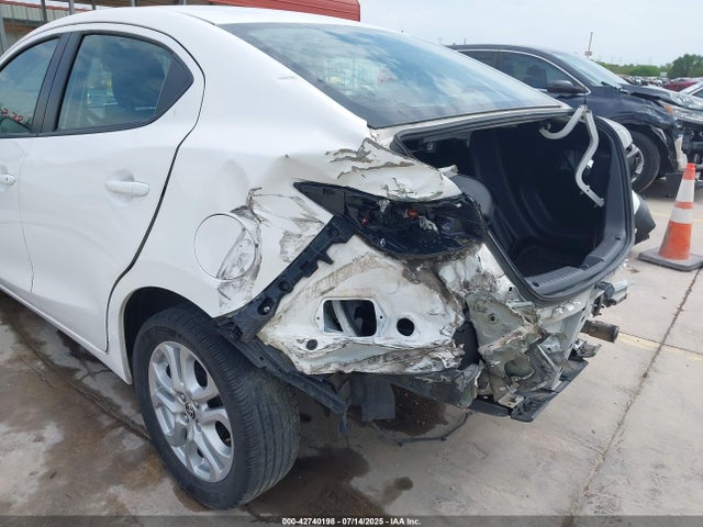 3MYDLBZV2GY129684 Scion p5v