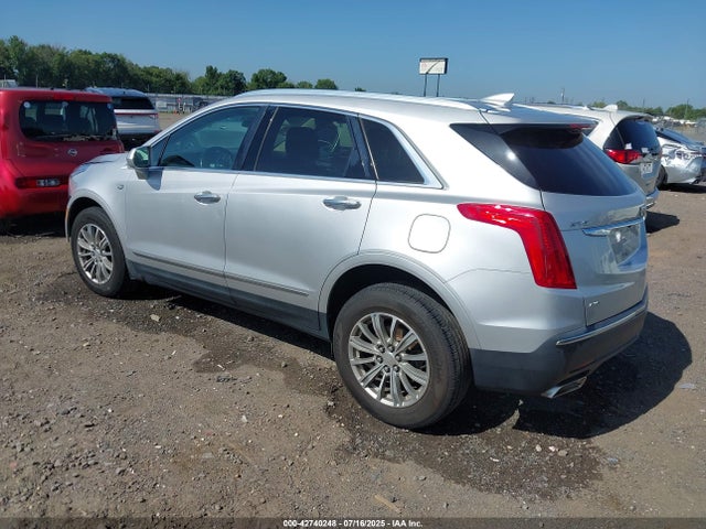 2018 CADILLAC XT5 1GYKNDRS5JZ199835 Photo 2