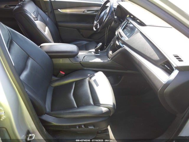 2018 CADILLAC XT5 1GYKNDRS5JZ199835 Photo 4