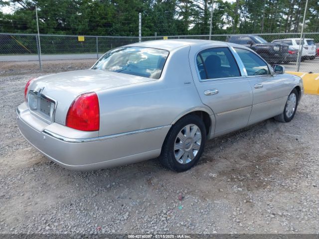 2004 LINCOLN TOWN CAR 1LNHM83WX4Y669949 Photo 3