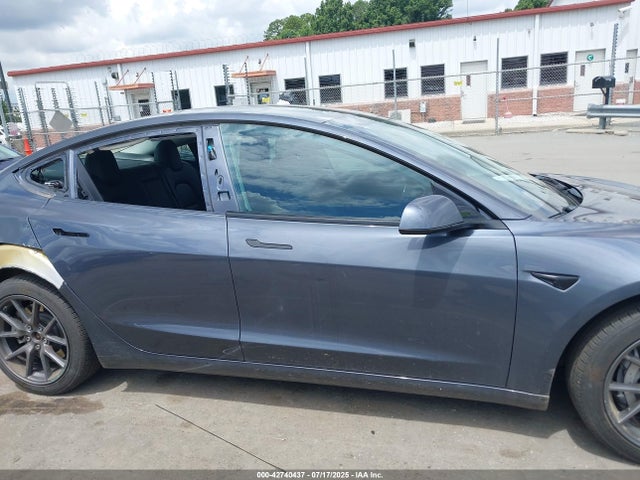 5YJ3E1EB4NF113151 Tesla MODEL 3