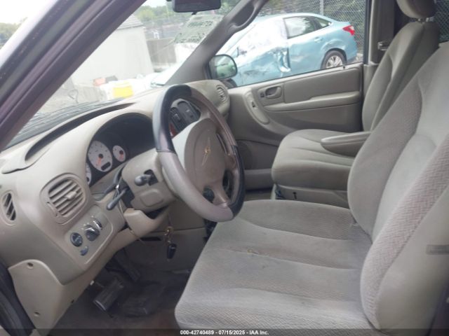 2004 CHRYSLER TOWN & COUNTRY 2C8GP44R94R576142 Photo 4