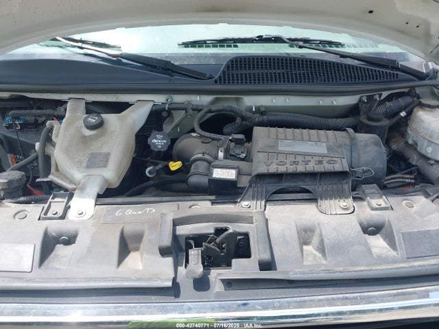GMC l96 - flexible fuel engine, iron 2018 1GTW7AFG3J1912097 Image 10