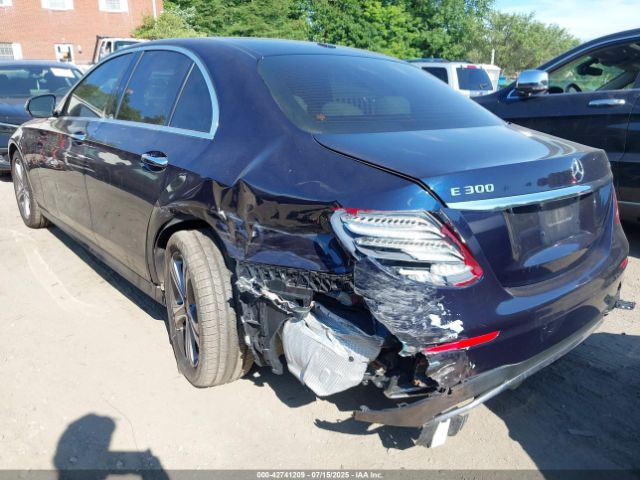 2019 MERCEDES-BENZ E 300 WDDZF4KB5KA620390 Photo 2