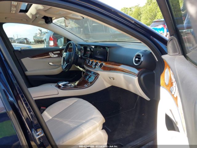 2019 MERCEDES-BENZ E 300 WDDZF4KB5KA620390 Photo 4