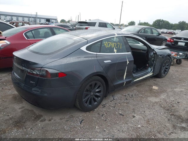 2018 TESLA MODEL S 5YJSA1E25JF243246 Photo 3