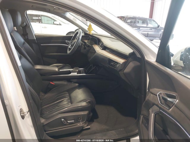 2019 AUDI E-TRON WA1VABGE4KB022942 Photo 4