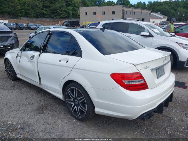 WDDGF8ABXEG205017 Mercedes-Benz 2014