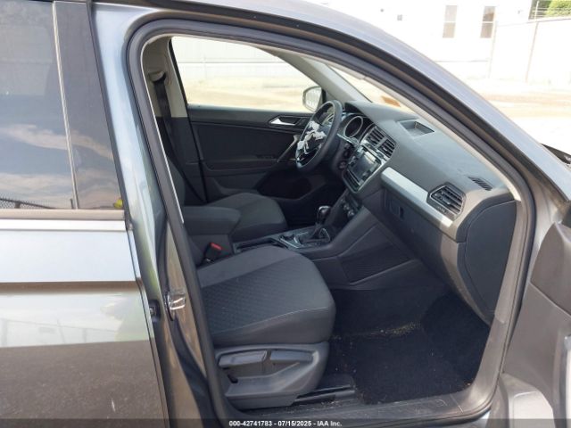 2018 VOLKSWAGEN TIGUAN 3VV0B7AX5JM108306 Photo 4