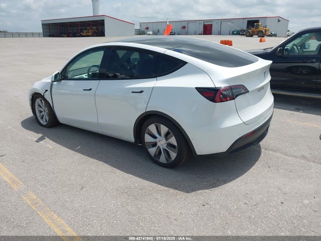 2021 TESLA MODEL Y 5YJYGDEE4MF300934 Photo 2