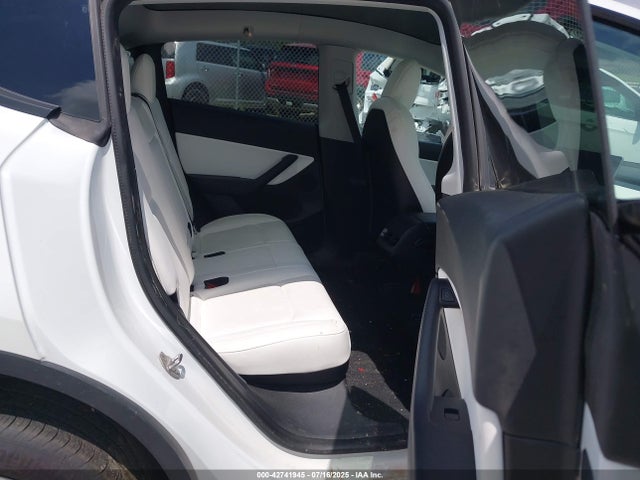 2021 TESLA MODEL Y 5YJYGDEE4MF300934 Photo 7