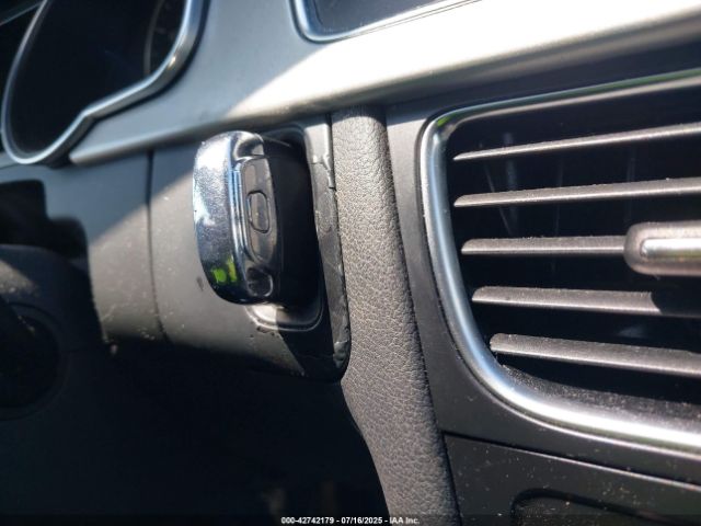 2010 AUDI A5 WAULFAFR6AA069646 Photo 10