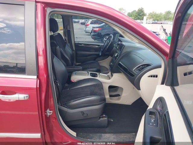2C4RC1CG0ER365076 Chrysler Town and Country