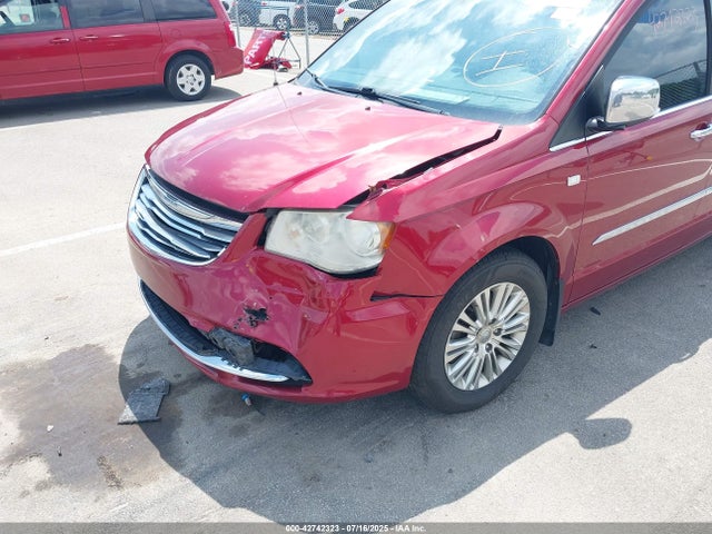 2C4RC1CG0ER365076 Chrysler Town and Country