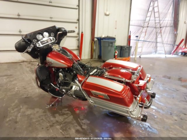 2005 HARLEY-DAVIDSON FLHTCUI 1HD1FCW1X5Y671378 Photo 2