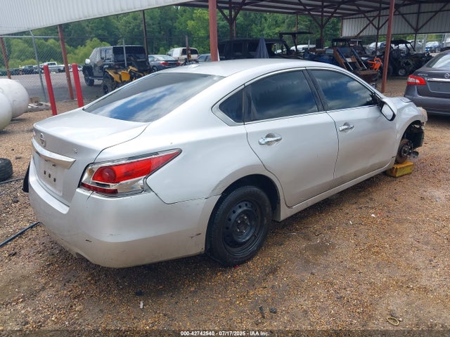1N4AL3AP5FN305892 Nissan 2015