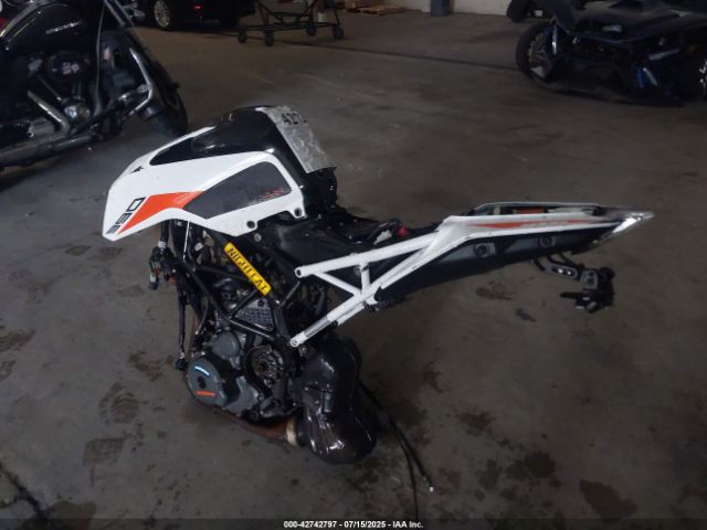 2022 KTM 390 MD2JPJ404NC272549 Photo 2