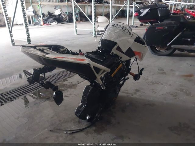 2022 KTM 390 MD2JPJ404NC272549 Photo 3