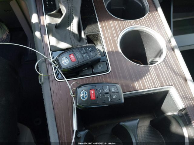 2024 TOYOTA SIENNA 5TDYSKFC7RS138235 Photo 10