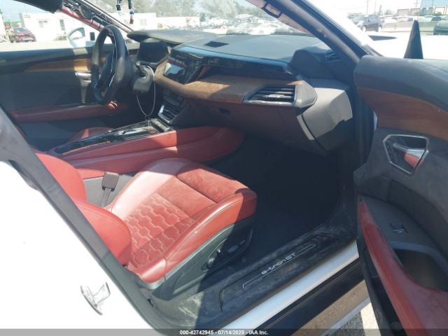 2024 AUDI E-TRON GT WAUFJBFW4R7001040 Photo 4
