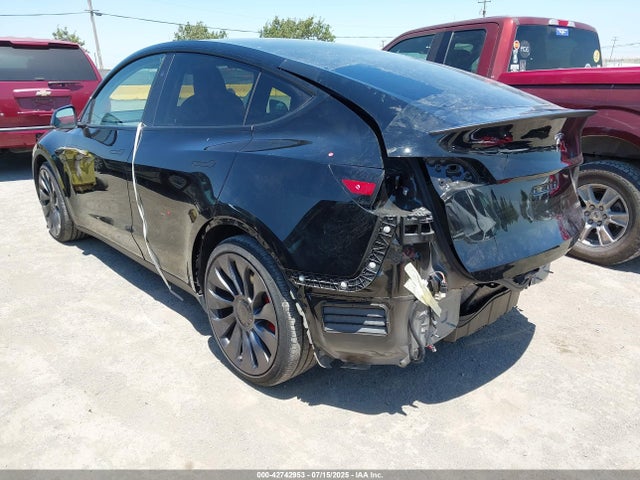 2024 TESLA MODEL Y 7SAYGDEF2RF125439 Photo 2
