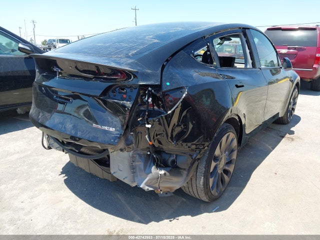 2024 TESLA MODEL Y 7SAYGDEF2RF125439 Photo 3