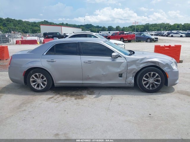 2C3CCAAG0GH175445 Chrysler 300