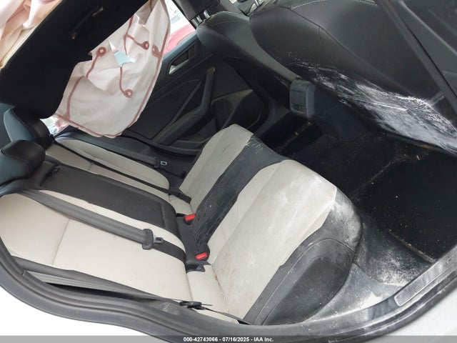Volkswagen 1.4 tsi 2019 3VWCB7BU2KM224478 Image 8