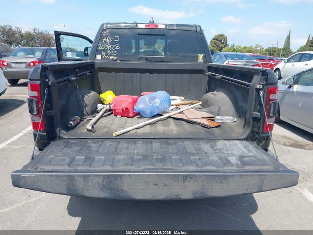 1C6SRFFT8RN208251 RAM 1500 Big Horn 4x4 5&#039;7 Box