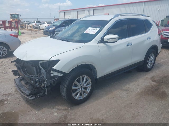 Nissan 2017 2017 JN8AT2MV2HW252441 Image 2