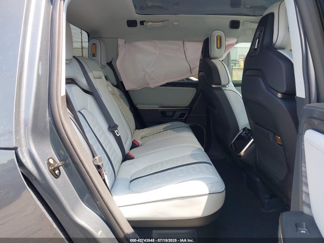 Rivian 2022 2022 7FCTGAAA9NN013369 Image 8
