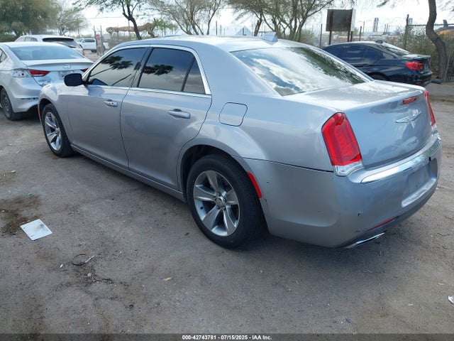 Chrysler 300 2015 2C3CCAAG0FH830282 Image 3