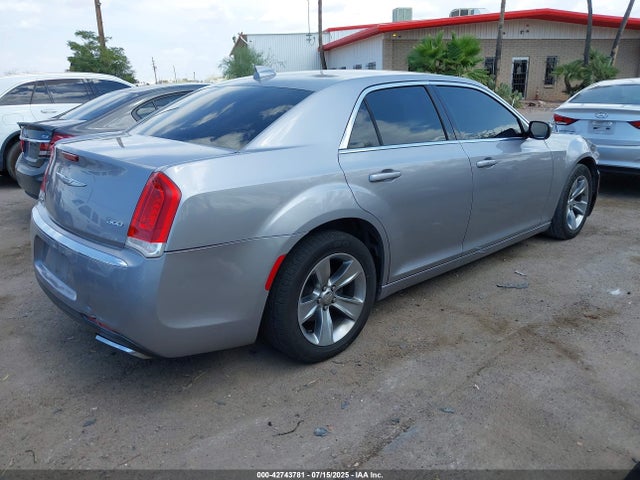 Chrysler 300 2015 2C3CCAAG0FH830282 Image 4