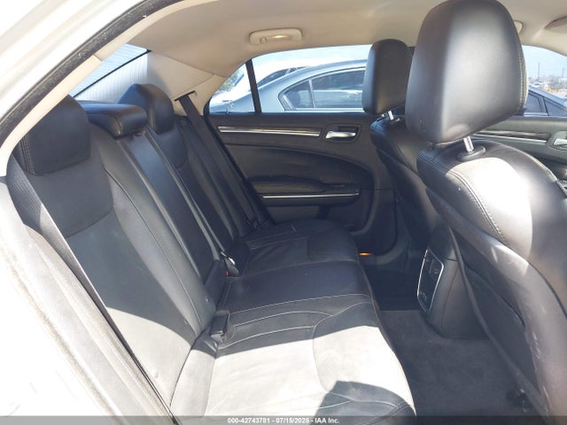 Chrysler 300 2015 2C3CCAAG0FH830282 Image 8