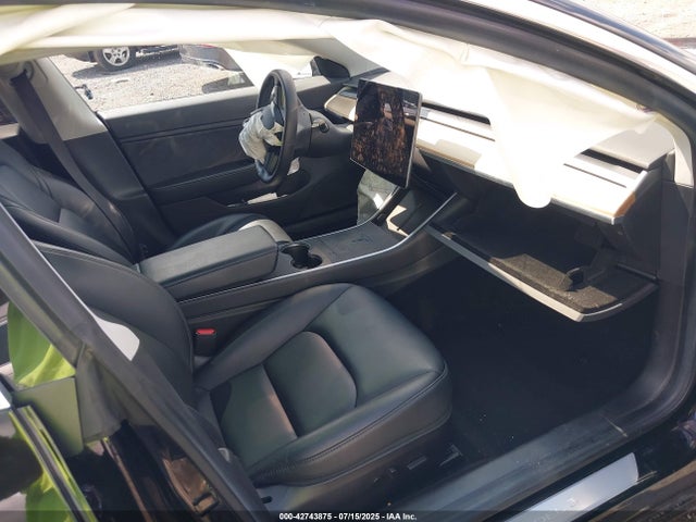 2019 TESLA MODEL 3 5YJ3E1EB5KF418072 Photo 4