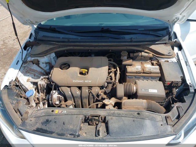Hyundai Elantra 2017 5NPD84LF0HH162985 Image 10