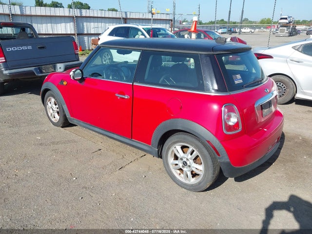 2012 MINI COOPER WMWSU3C55CT260626 Photo 2