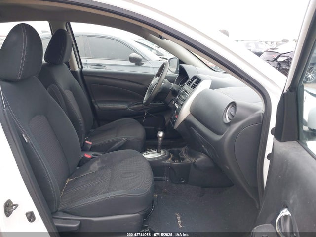 3N1CN7AP0HL847590 Nissan 2017