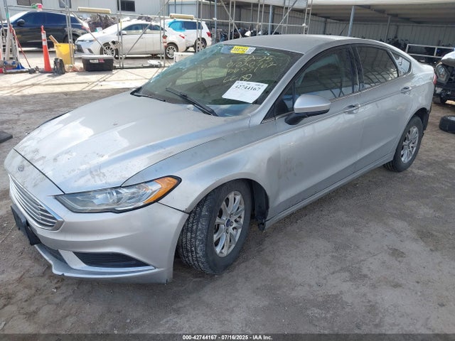 Ford 2018 2018 3FA6P0G75JR256571 Image 2