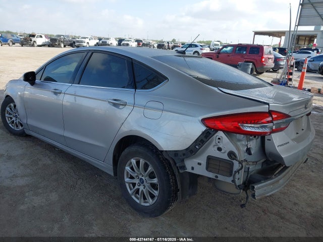 Ford 2018 2018 3FA6P0G75JR256571 Image 3