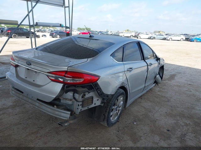 Ford 2018 2018 3FA6P0G75JR256571 Image 4