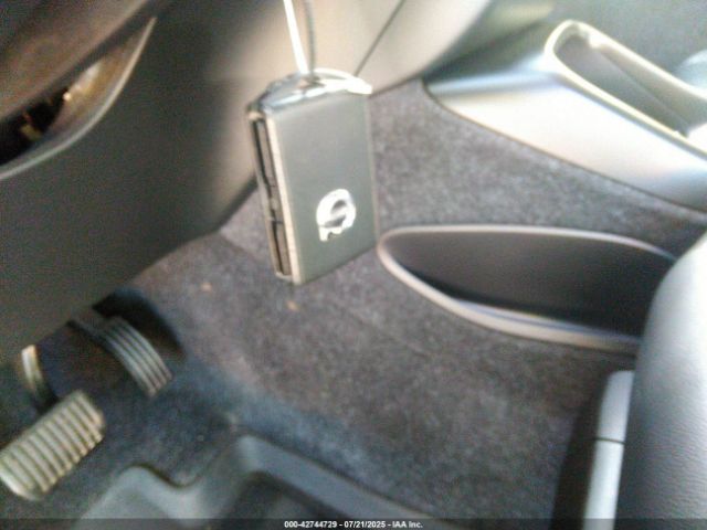 2019 VOLVO XC40 YV4162XZ3K2009069 Photo 10