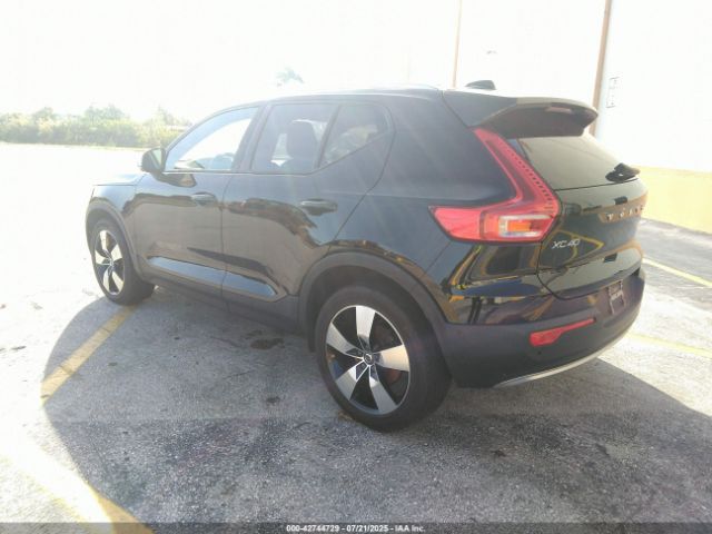 2019 VOLVO XC40 YV4162XZ3K2009069 Photo 2