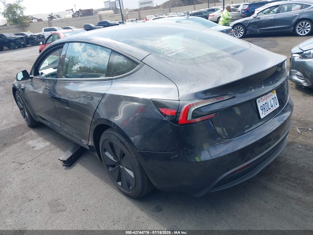 2025 TESLA MODEL 3 5YJ3E1EA3SF912809 Photo 2