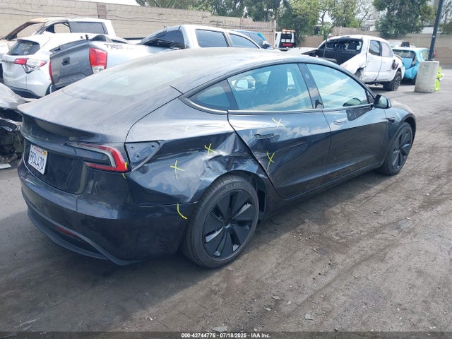 2025 TESLA MODEL 3 5YJ3E1EA3SF912809 Photo 3