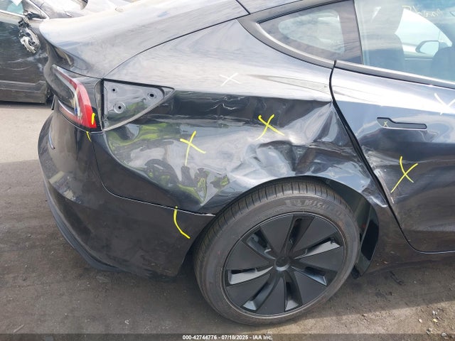 2025 TESLA MODEL 3 5YJ3E1EA3SF912809 Photo 5